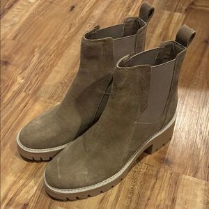 Dolce Vita Tan Ankle Booties Suede Minimalist Design